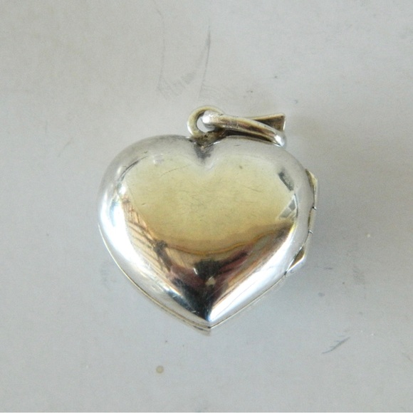 Vintage Solid 925 Sterling Silver Marcasite Amethyst Locket - Picture 4 of 4